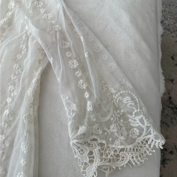 August Silk Options Sheer Lace Ivory Top Womens Size Large 100% Viscose E39 - Picture 3 of 6